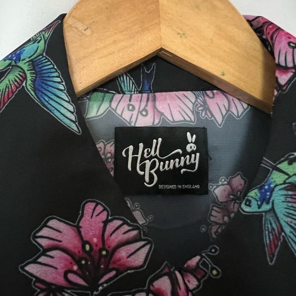 Hell Bunny Hummingbird Blouse Size XS - Picture 5 of 7